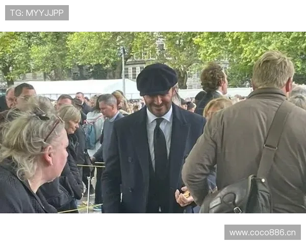 贝克汉姆晒早餐那盘子比我整个月工资还贵，我这口气都酸了