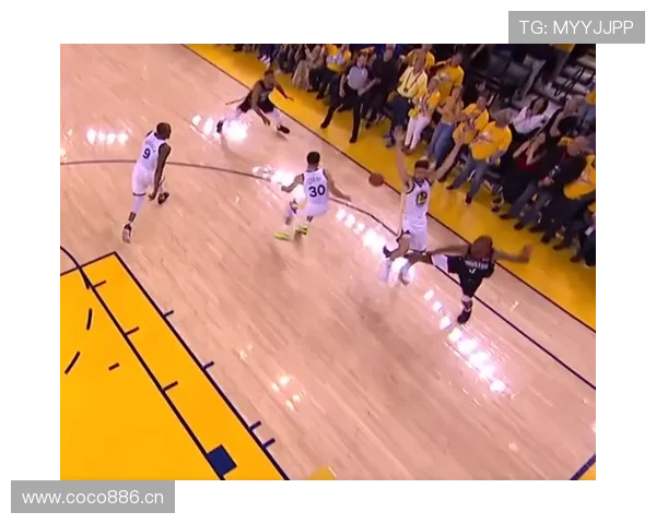 防守队员故意救险算犯规吗？规则怎么判罚解析